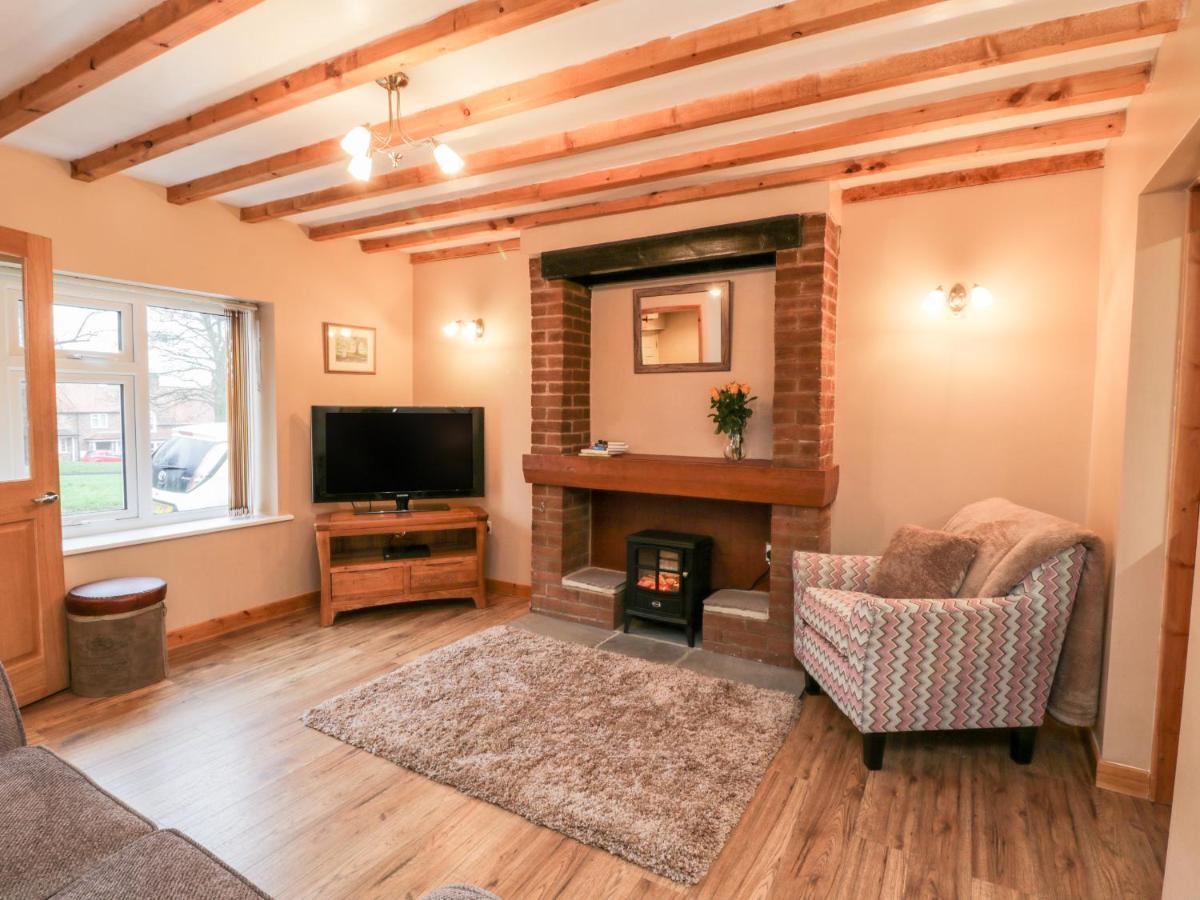 Barnaby Cottage Ярм Екстер'єр фото